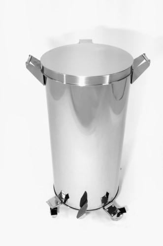 Lixeira ou Cesto de lixo em Inox com pedal, Rodízios e Alça de 65 Litros.